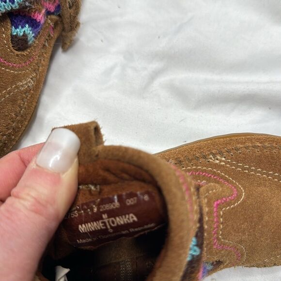 Minnetonka Moccasin Leather Ankle Booties. Girl’s Size 9. - Picture 9 of 13